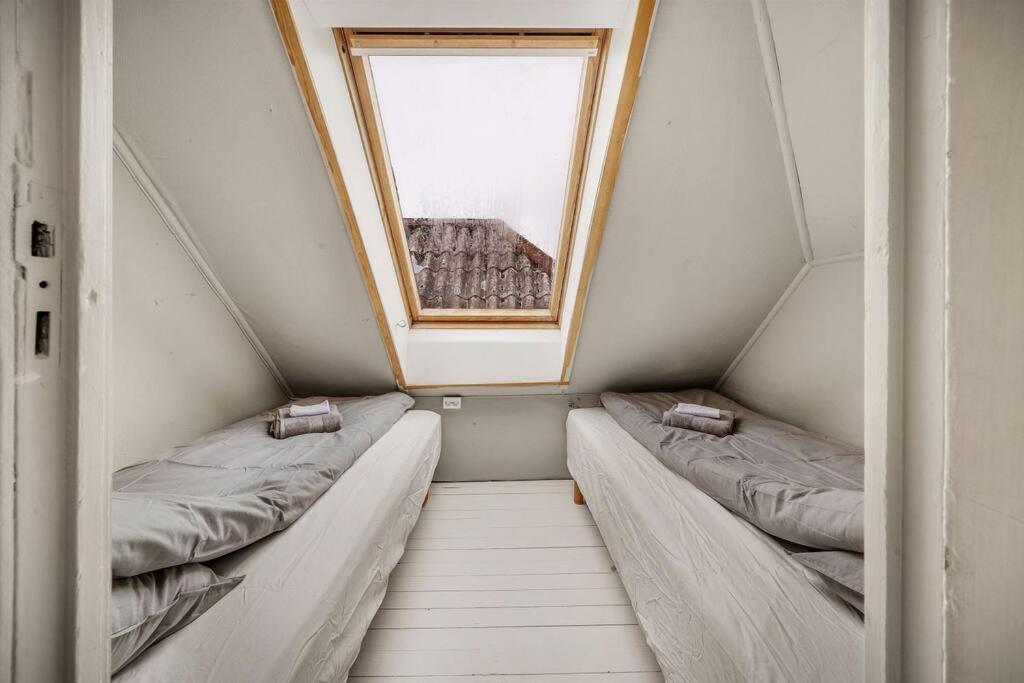 Dinbnb Homes I 4-Bedroom Historical House In Romantic Surroundings Bergen Esterno foto