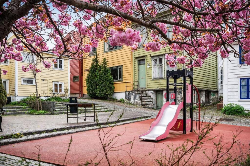 Dinbnb Homes I 4-Bedroom Historical House In Romantic Surroundings Bergen Esterno foto