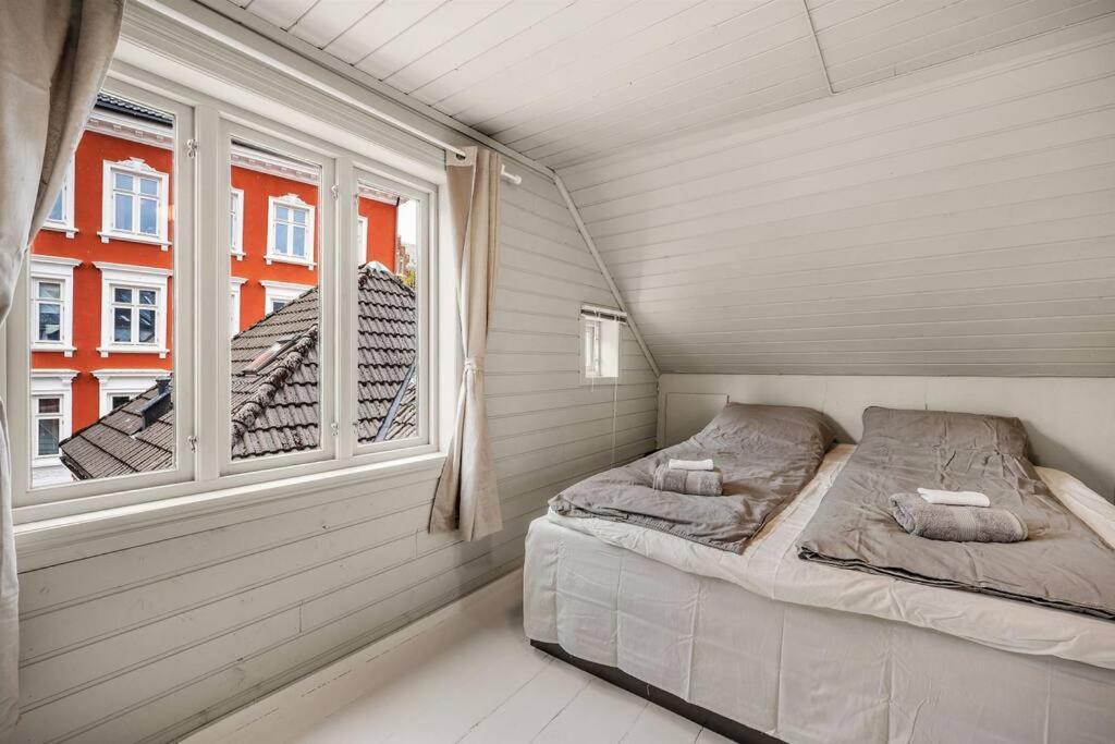 Dinbnb Homes I 4-Bedroom Historical House In Romantic Surroundings Bergen Esterno foto